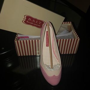 B.A.I.T. Footwear flats